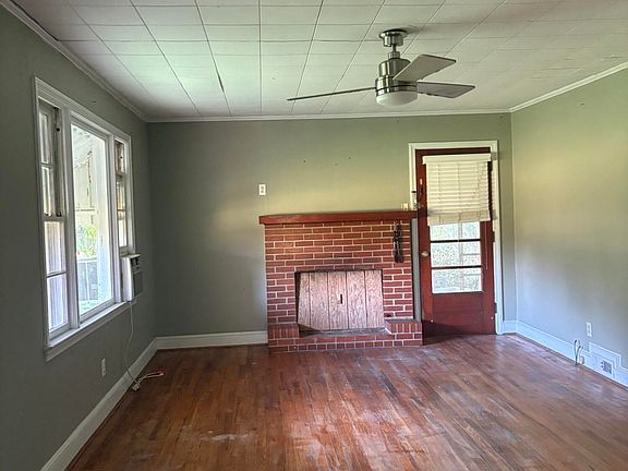 2nd image of 982 Castle Rock Farm Rd