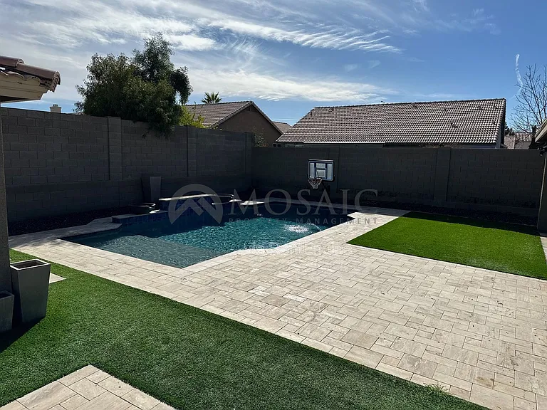 411 N Leoma Ln — Photo 25
