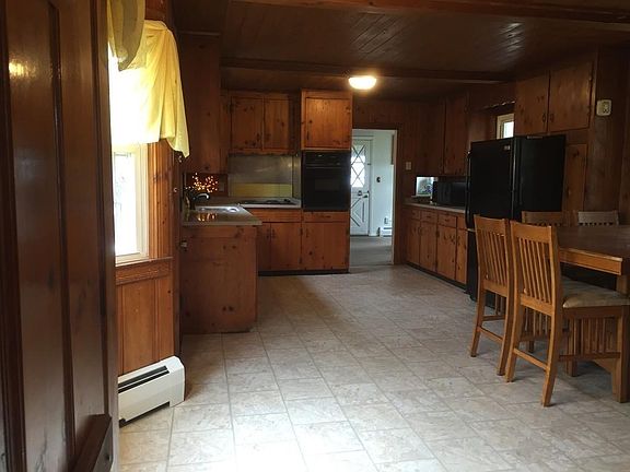 4th image of 41 Fessenden St