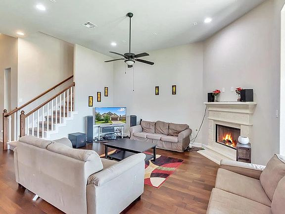 5th image of 3014 Isabella Ln