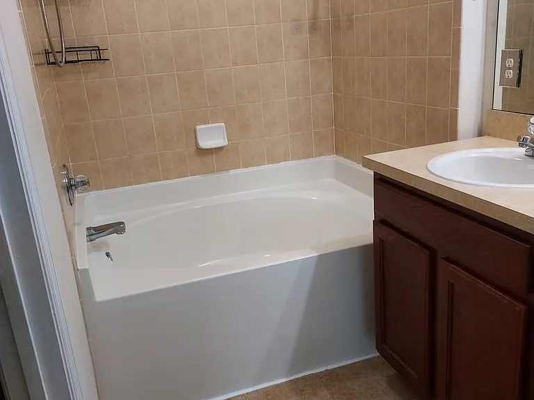 532 Hopewell Dr — Photo 20