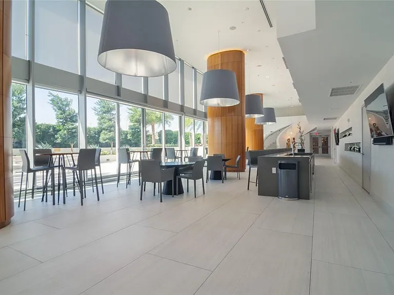 1180 N Federal Hwy #1103 — Photo 37