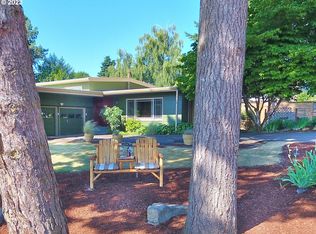 260 NW Laurel St, Dundee, OR 97115