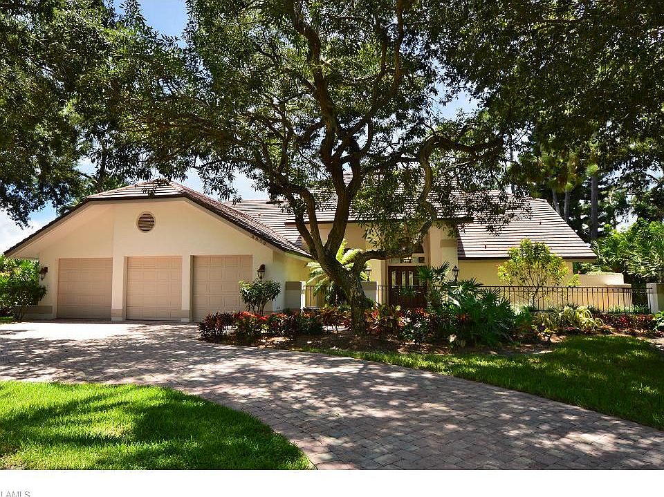 1st image of 3679 Woodlake Dr