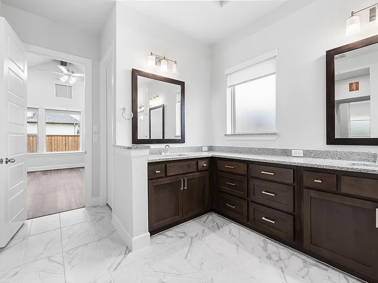 500 Samaritan Dr — Photo 25
