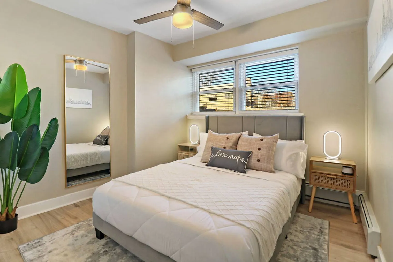 2 bed, 1.0 bath, $2,238 — Photo 2