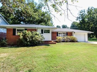 210 S Gilmore St, Charleston, MO 63834