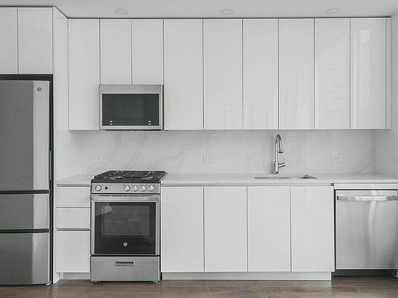 3rd image of 232 E 54th St #23D
