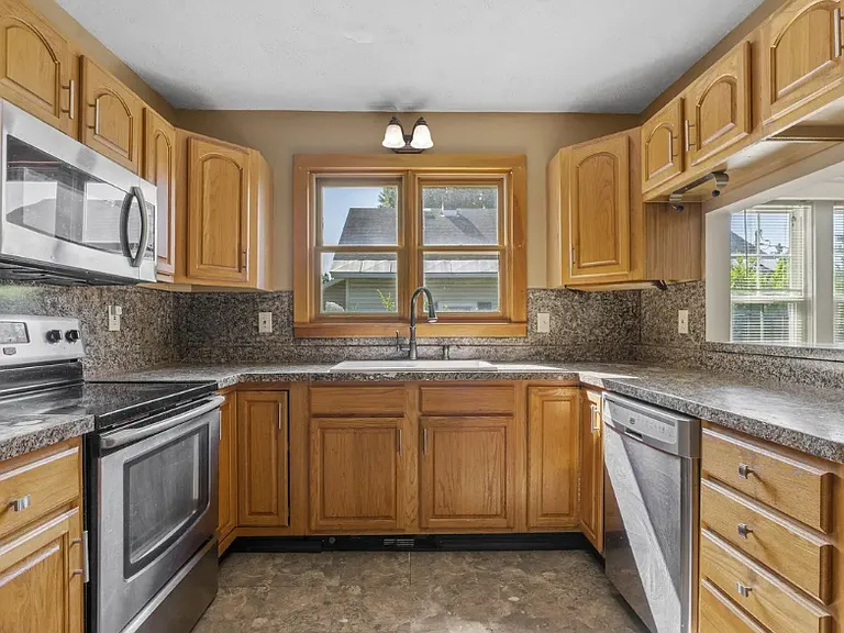 3 Maple Ave #A — Photo 4