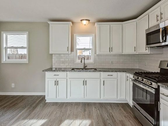 5th image of 1209 Woodbridge St