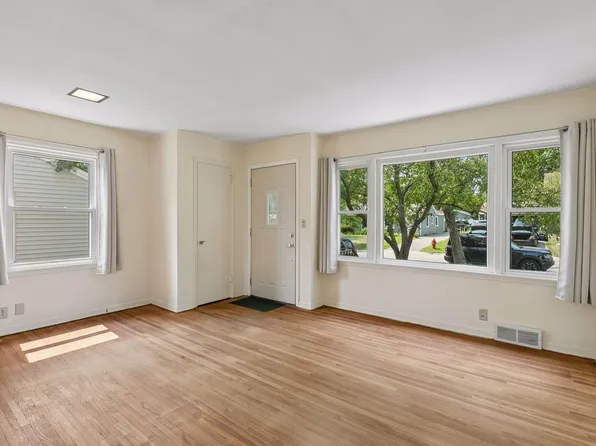 2933 Hillsboro Ave S, Saint Louis Park, MN 55426