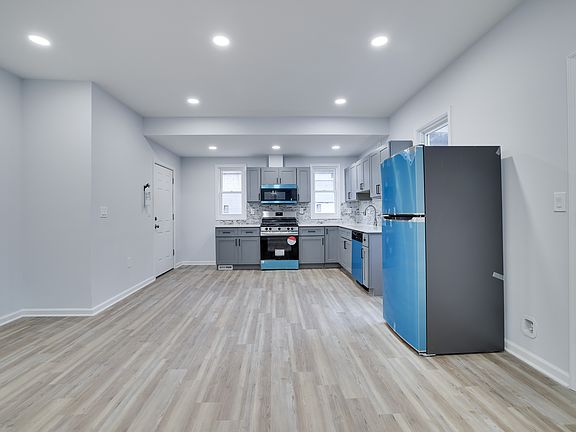 2nd image of 525 Sarah St Unit A