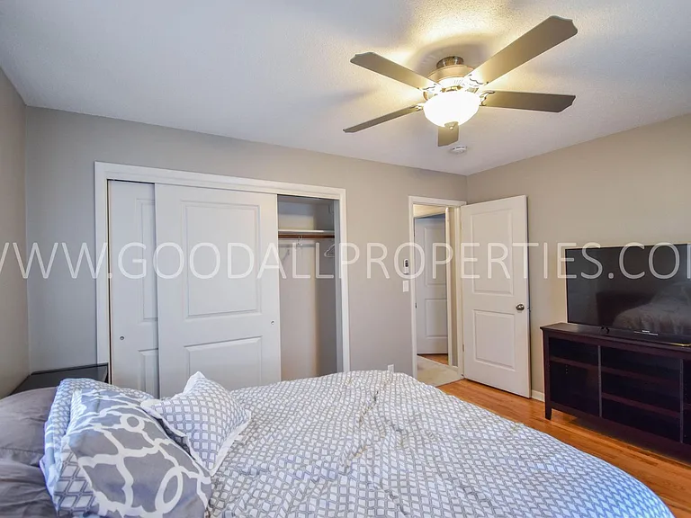 1932 E 29th St — Photo 11