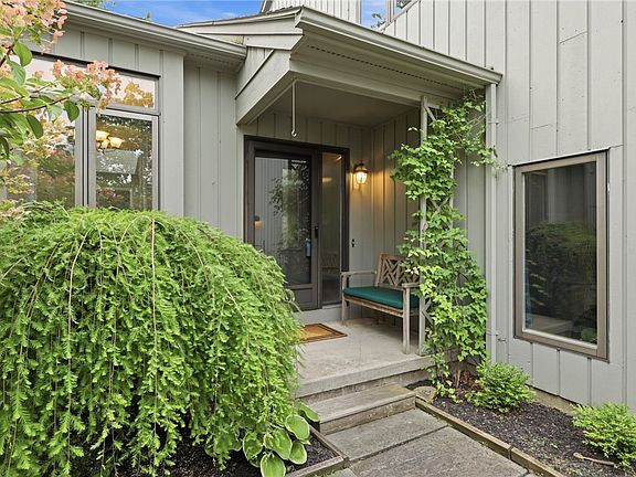 4th image of 48 Winding Creek Ln