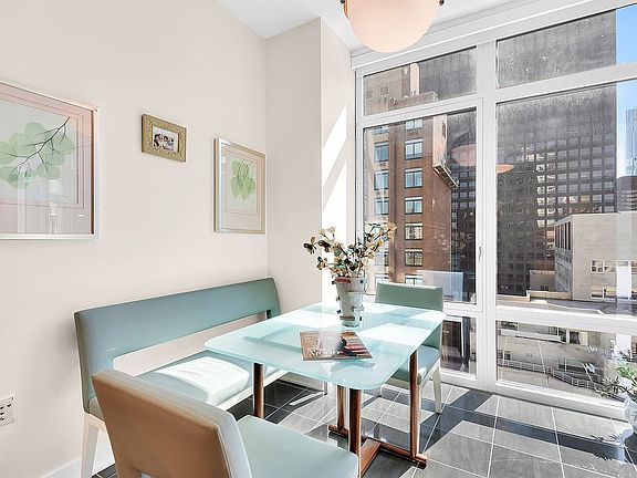 4th image of 207 E 57th St APT 23B