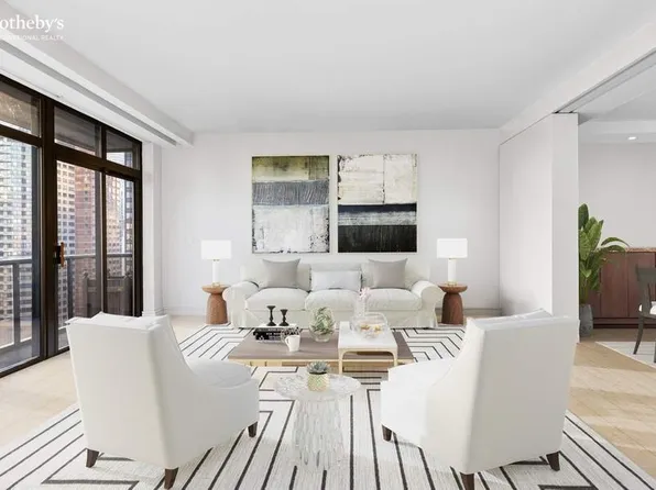 100 United Nations Plaza image 1 of 20