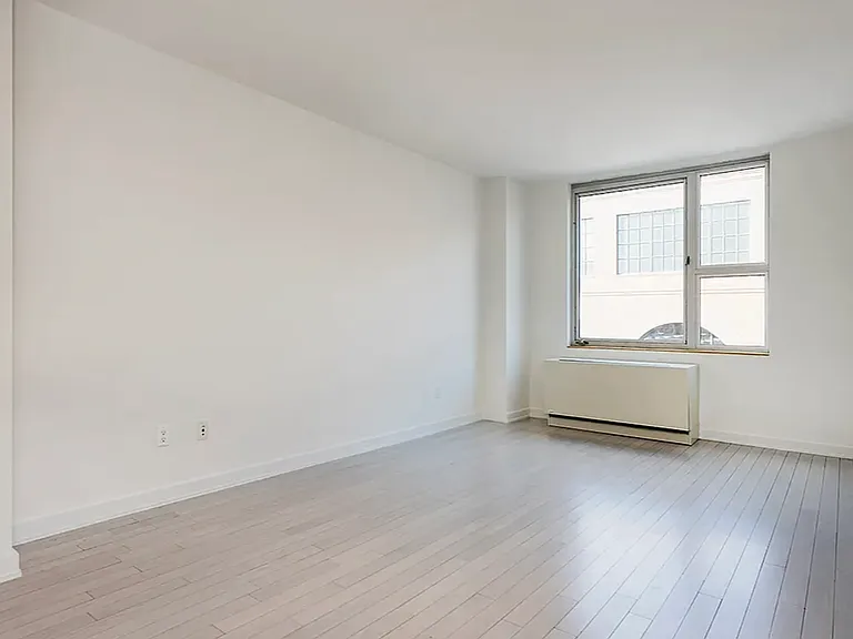 250 Bedford Ave #129502 — Photo 3
