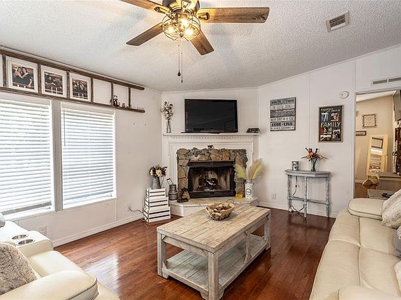 3rd image of 1013 Forest Park St