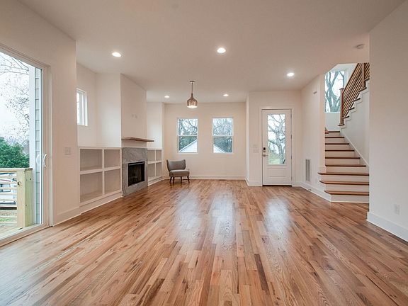 3rd image of 3107 McCombs Ave
