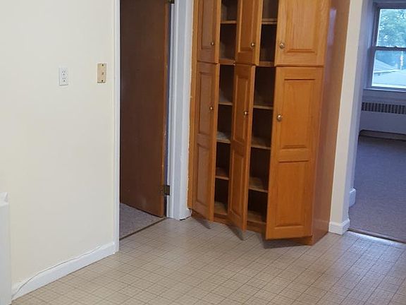 3rd image of 34 Smith St APT 2