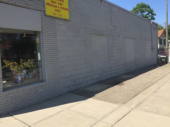 4th image of 3028 E Lake St
