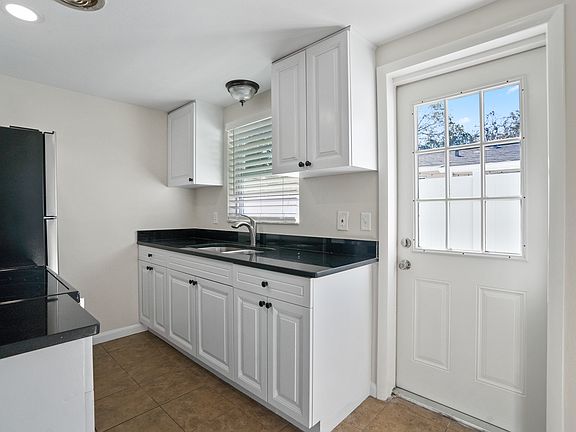 3rd image of 429 Milwaukee Ave #429