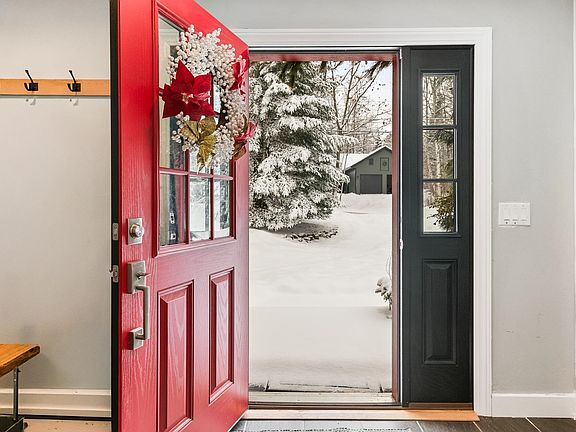 4th image of 28 Old Spring Drive