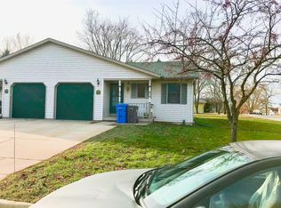 402 Terry Ln, Watertown, WI 53094