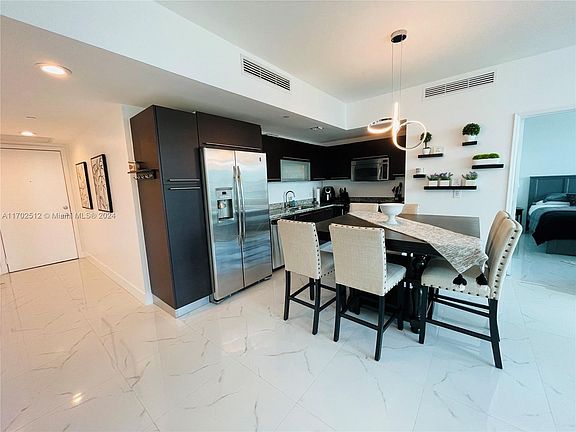 3rd image of 950 Brickell Bay Dr APT 3207