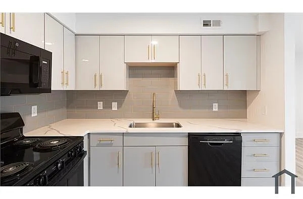 Building Photo - 325 W Parkwood Dr #9