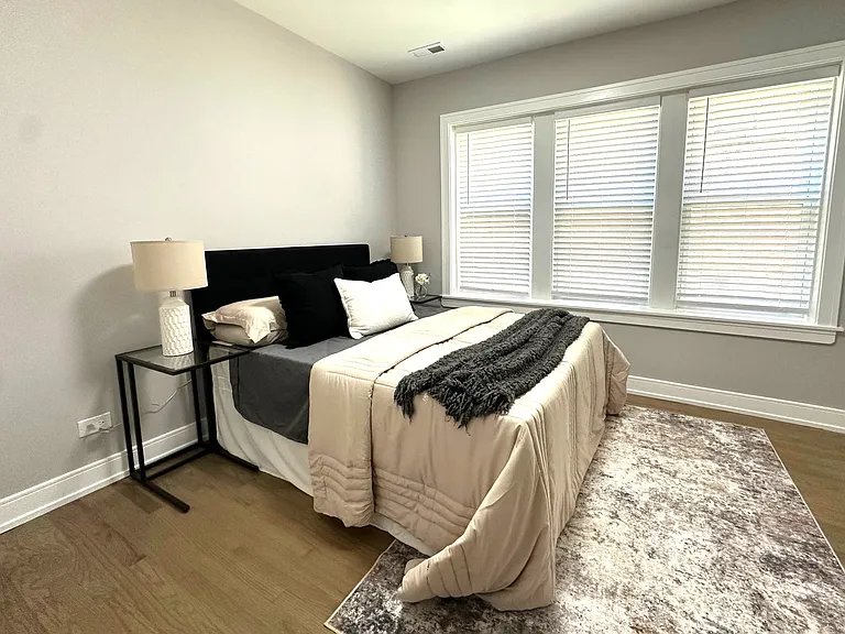2639 W Carmen Ave #3E — Photo 16