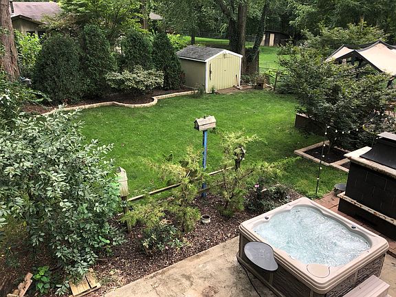 Large Fenced Private Yard