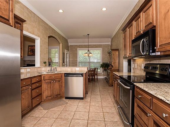 4th image of 5502 S Lancaster Dr