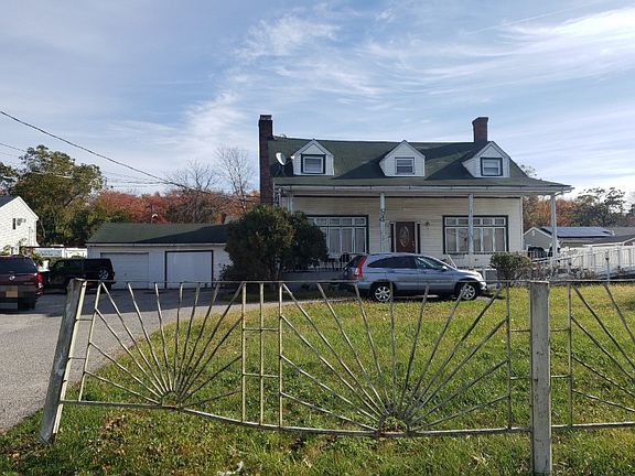3rd image of 84 Saxon Ave