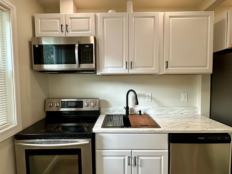11 Highland St #1 — Photo 3