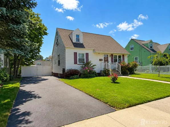 217 Bergen St, Woodbridge, NJ 07095