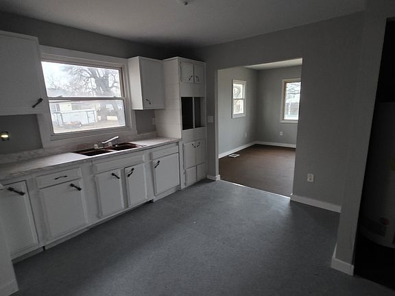 Huge kitchen!
