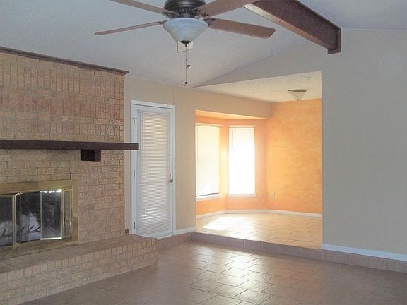 3rd image of 1410 Janet Ln