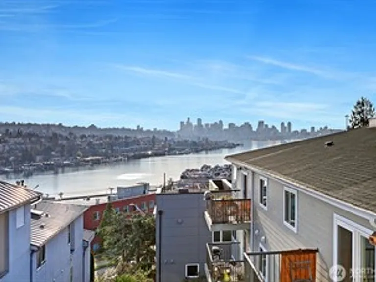 3932 1st Ave NE — Photo 33