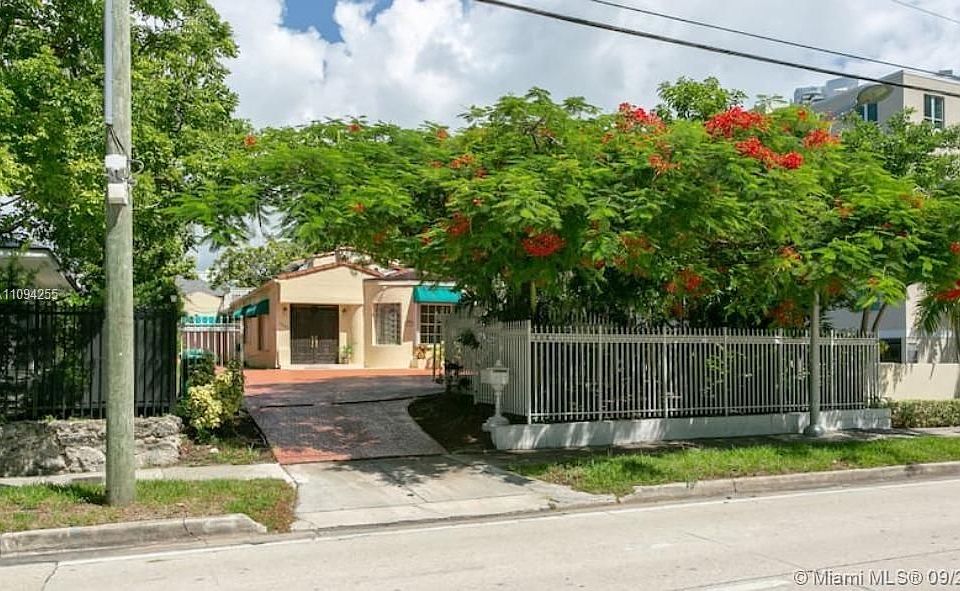 1st image of 1642 Brickell Ave #0