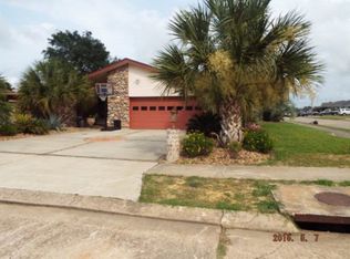 3171 Hardwood Dr, Port Neches, TX 77651
