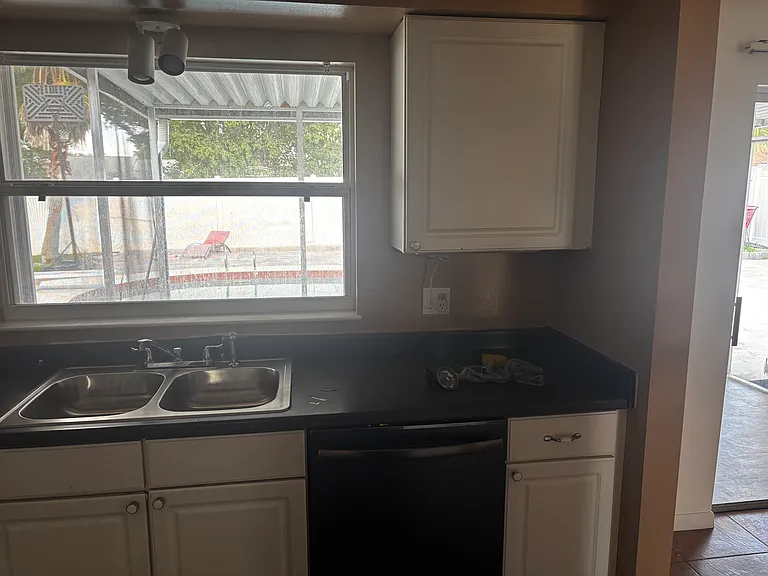 8139 Village Green Rd — Photo 9