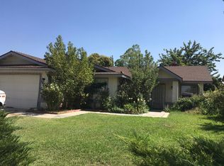 1520 E Gerald Ave, Dinuba, CA 93618
