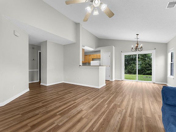 4th image of 407 Beverly Dr