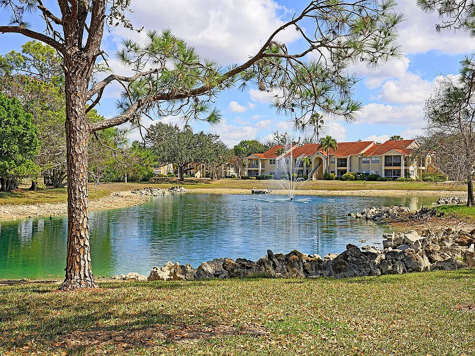 12561 Equestrian Cir #812