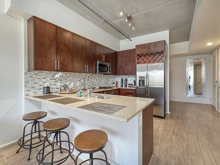 353 E Bonneville Ave #525 — Photo 5