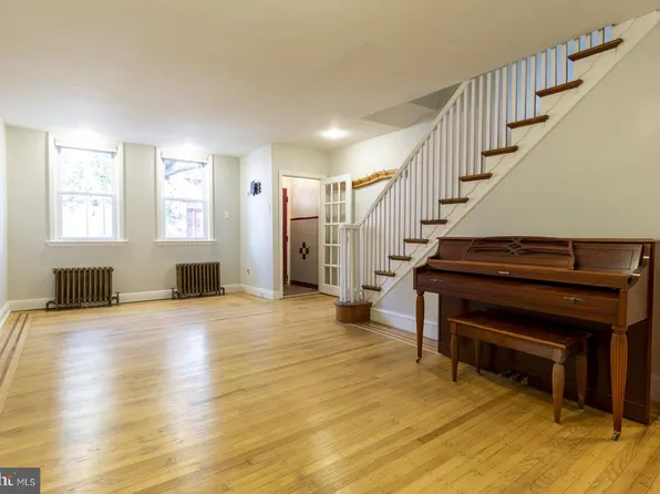 1239 S Alder St, Philadelphia, PA 19147