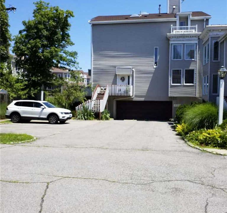1st image of 1 Leeward Ln
