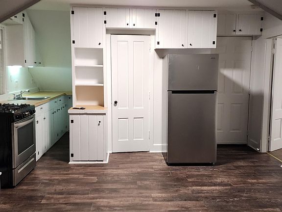 3rd image of 18 William St Floor 3