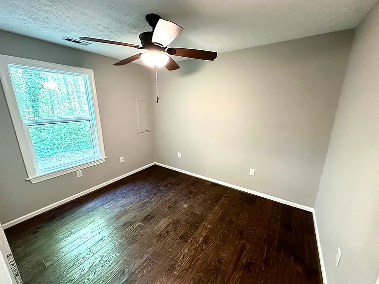 5518 Thompson Dr — Photo 10